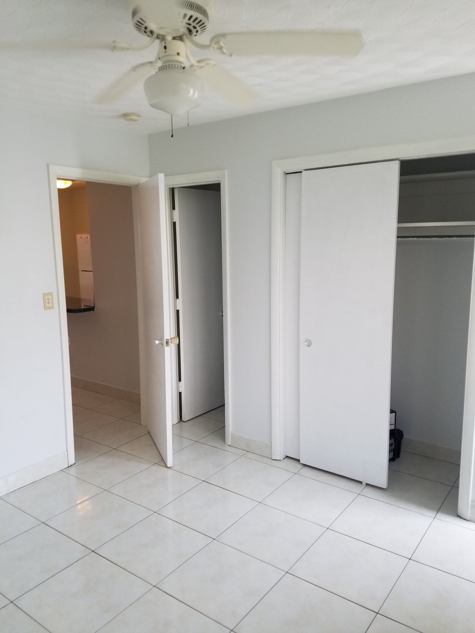 Building Photo - 1408 NE 6th St