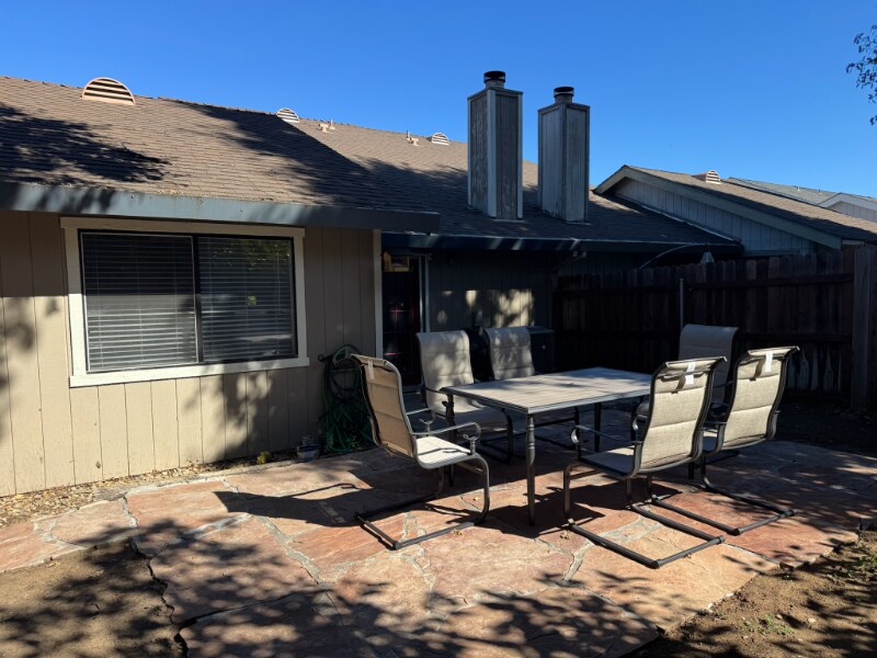 Building Photo - 9410 Aizenberg Cir