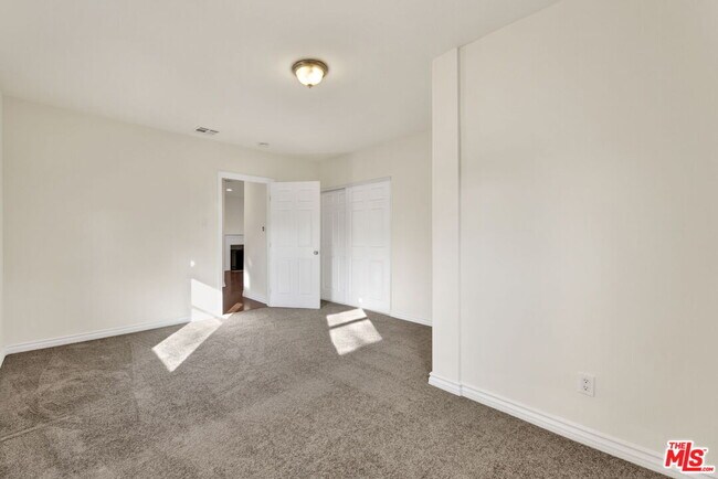 Building Photo - 6323 Farmdale Ave