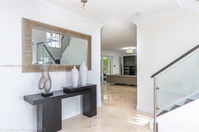 Building Photo - 2564 Jardin Ct
