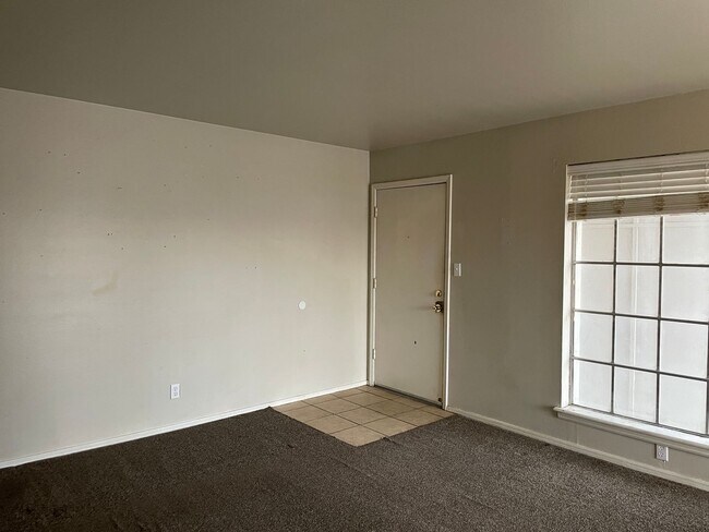 Building Photo - Upstairs unit at Willow Creek available now!