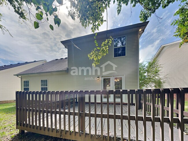 Building Photo - 2049 Aberdeen Cir