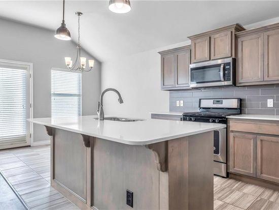 Building Photo - 806 Barbaroot Dr