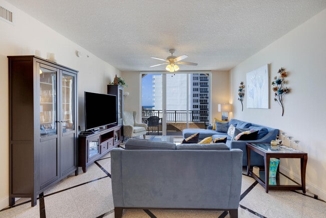 Building Photo - 2065 S Ocean Dr