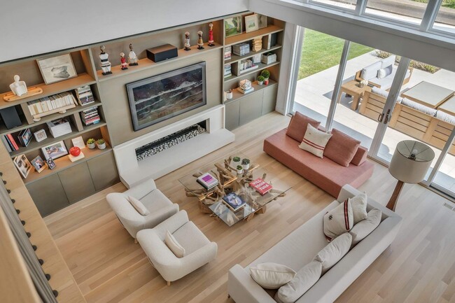 Building Photo - 108 Mill Creek Close