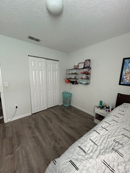 Building Photo - 7712 Peace Ln