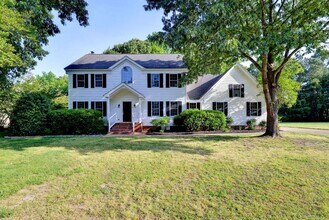 Building Photo - Beautiful Poquoson Home.
