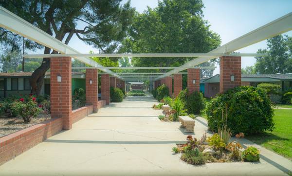 Building Photo - 660 W Bonita Ave