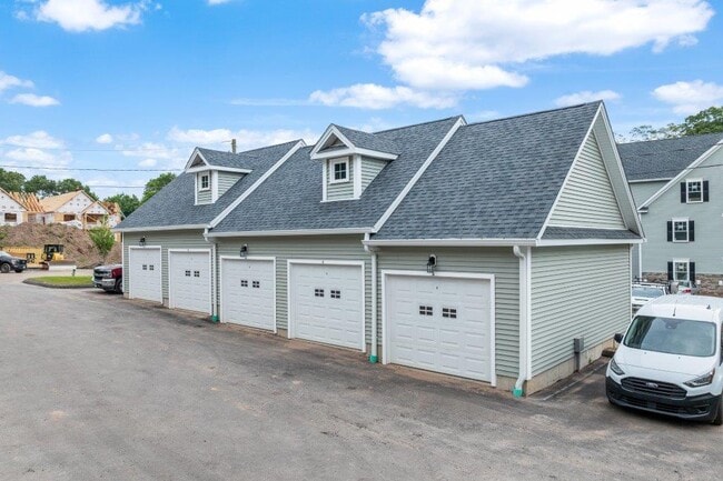 Building Photo - Maplecroft Village