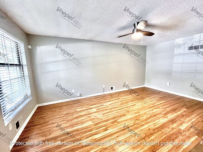 Building Photo - COMING SOON! 3 Bedroom 1.5 Bath in Blue Sp...