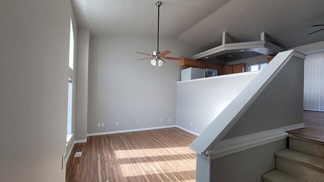 Building Photo - 3200 Robinhood Loop