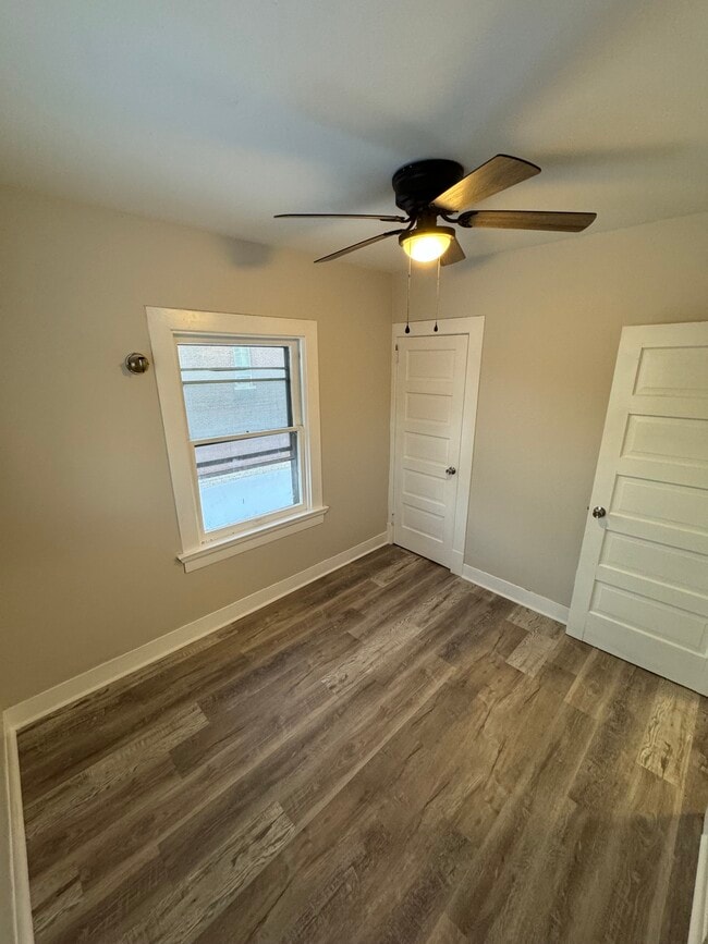 Building Photo - 515-517 Huffman ave