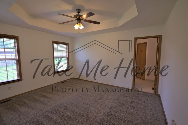 Building Photo - 3 Bedroom in Nixa!