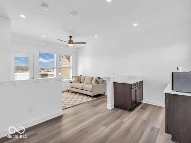 Building Photo - 962 Berkhamsted Ln