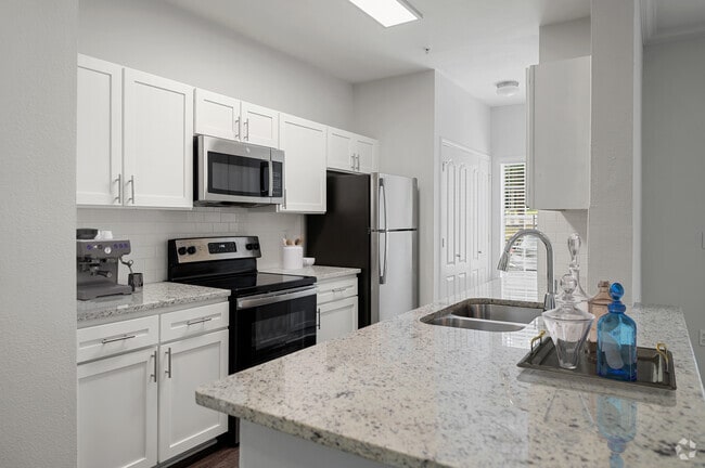 Building Photo - Cortland River Place