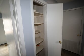 Building Photo - 1815 Paisley Ave