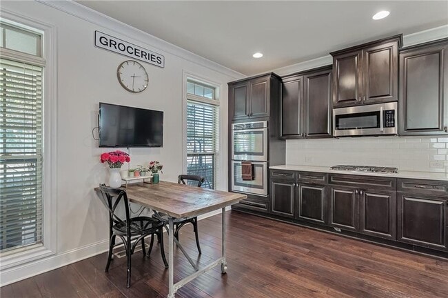 Building Photo - 7555 Scarlet Dr
