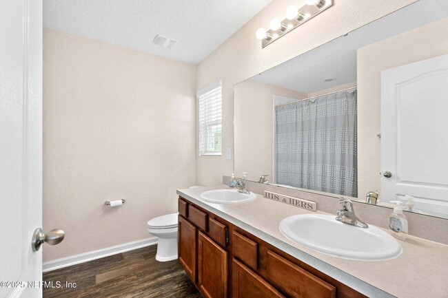 Building Photo - Welcome home to this beautiful 4 bedroom, ...