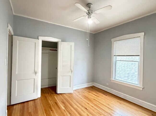 Building Photo - 4608 N Kenton Ave