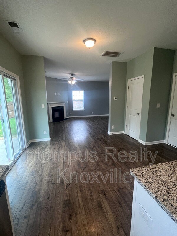 Building Photo - 5469 Calvert Ln