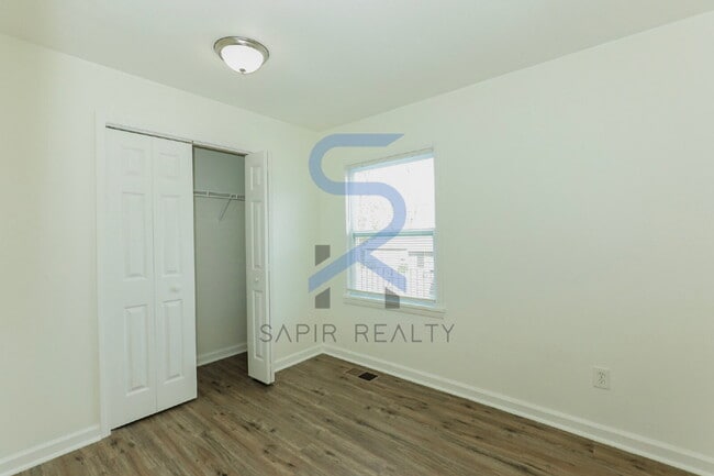 Building Photo - Move-In Ready 3BR in the Established Adamsville Community