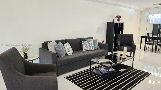 Building Photo - 8930 S Hollybrook Blvd