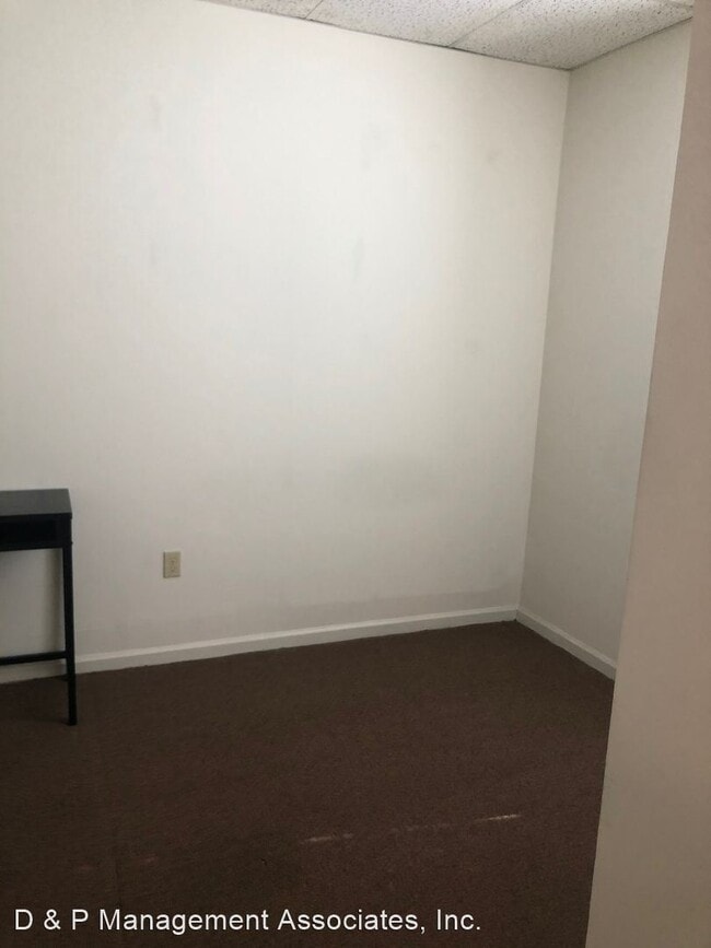 Building Photo - 337 S New St