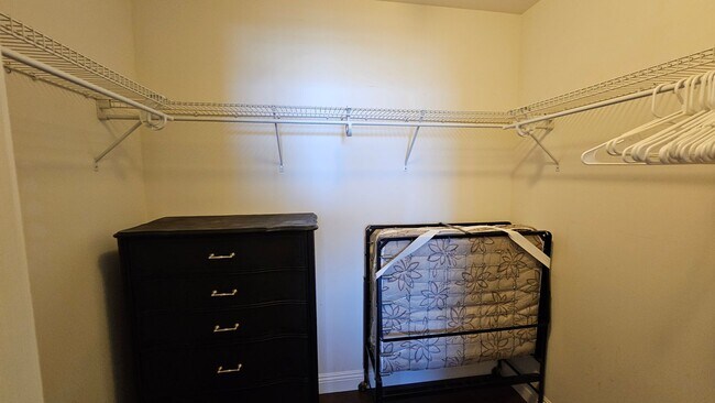 Building Photo - ***GORGEOUS FURNISHED 1 BEDROOM CONDO AT A...