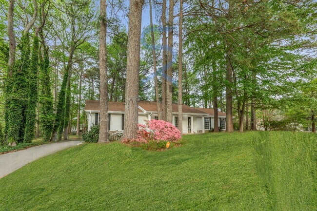 Building Photo - 2694 Hickory Valley Dr