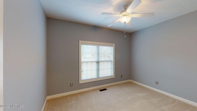 Building Photo - 11 Lassiter Ln