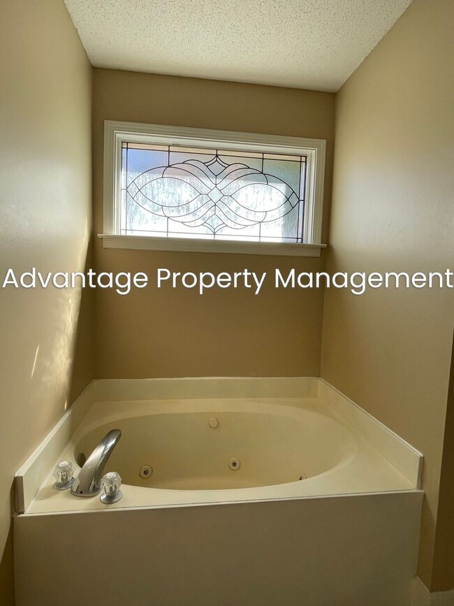 Building Photo - Nice Home In Cordova