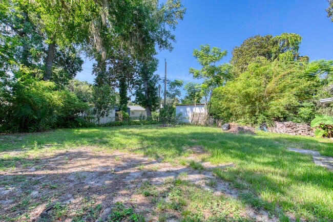 Building Photo - 1133 Bradenton Rd