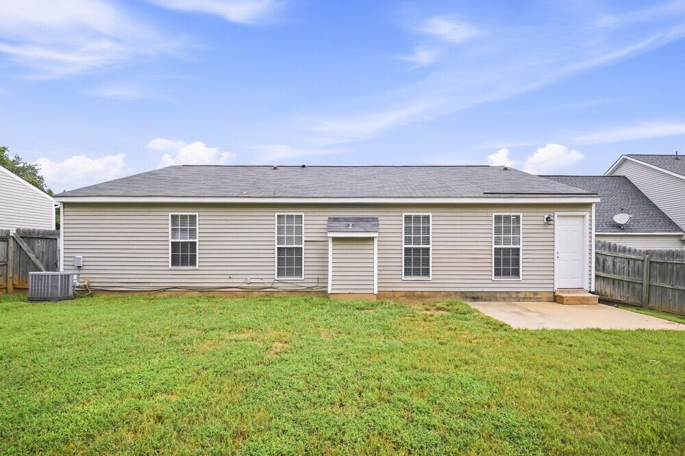 Building Photo - 9912 Peppermint Ln