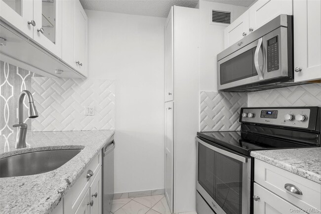 Building Photo - 25 Rockledge Ave