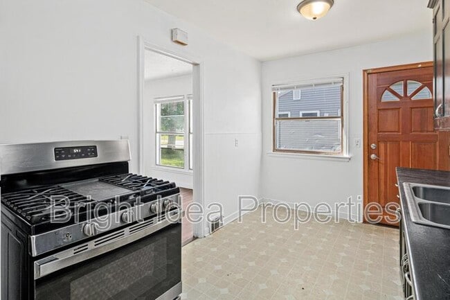 Building Photo - 4011 Welcome Ave N