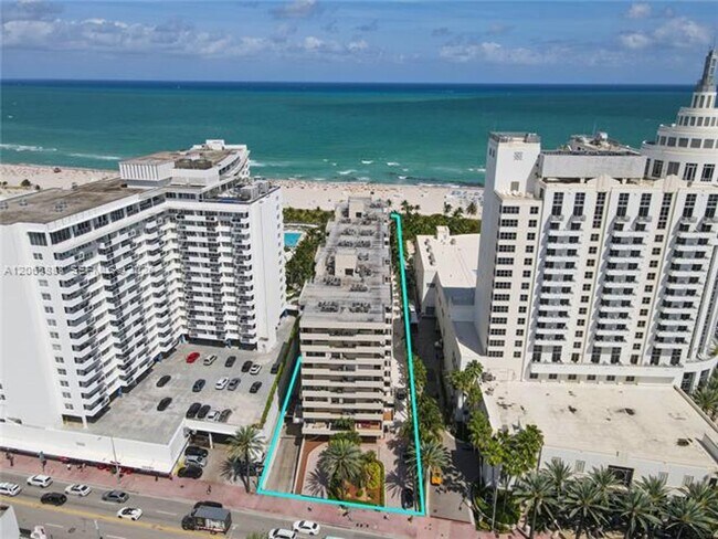 Building Photo - 1621 Collins Ave