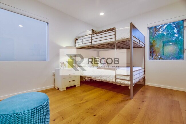 Building Photo - 2641 Curlew St