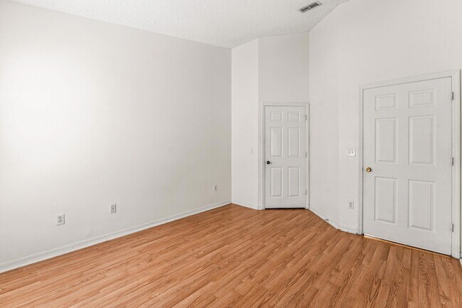 Building Photo - 10336 Fox Trail Rd S