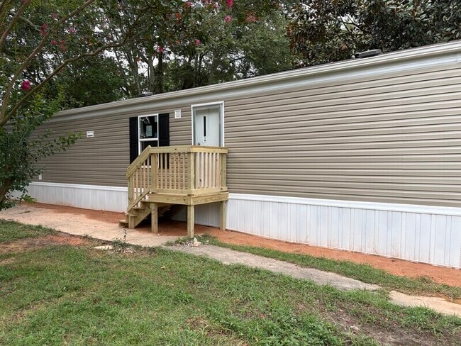 Building Photo - 650 Strange Rd