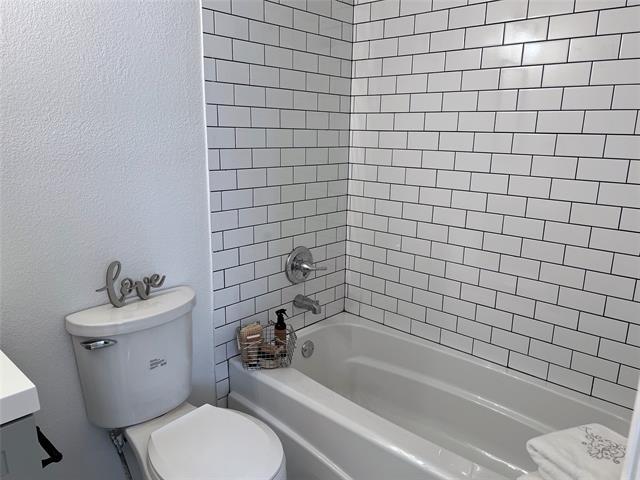 Building Photo - 202 S Sendero Dr