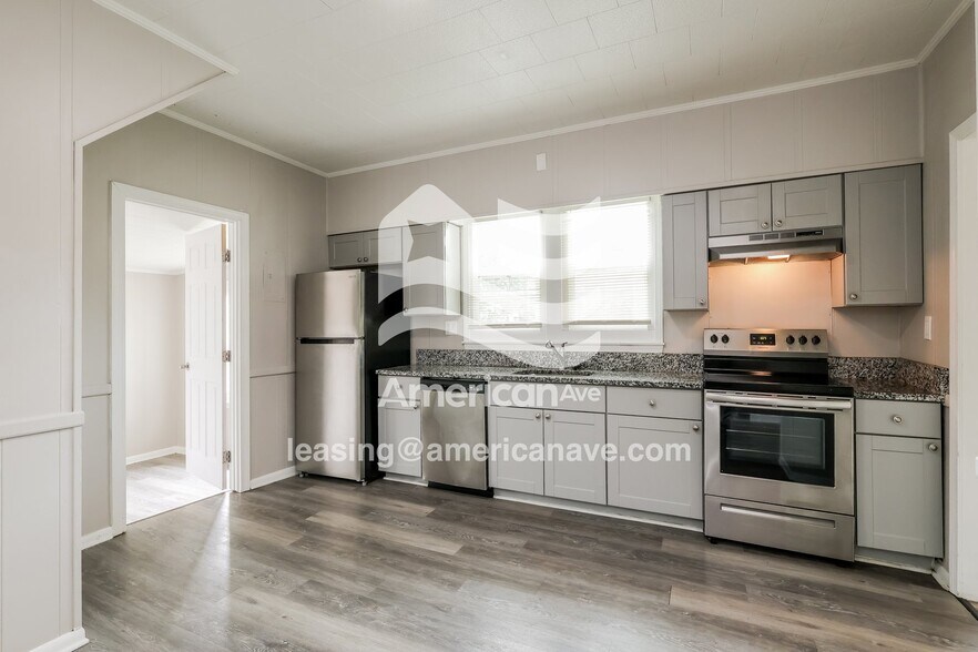 Building Photo - 2102 Shelby St