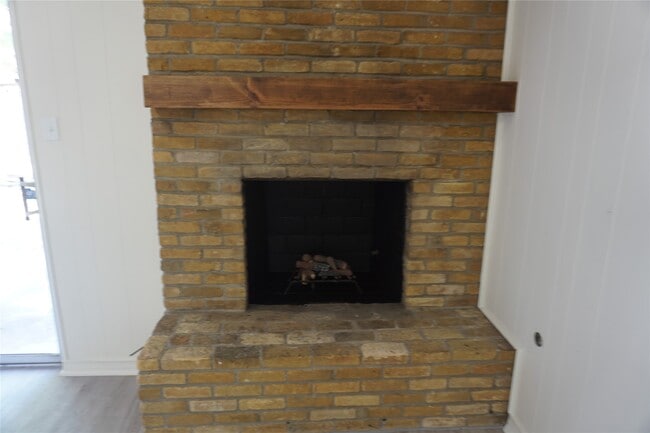 Building Photo - 1913 Normal Park Dr