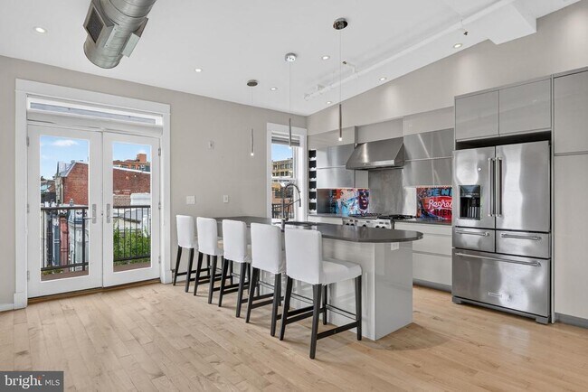 Building Photo - 1620 15th St NW