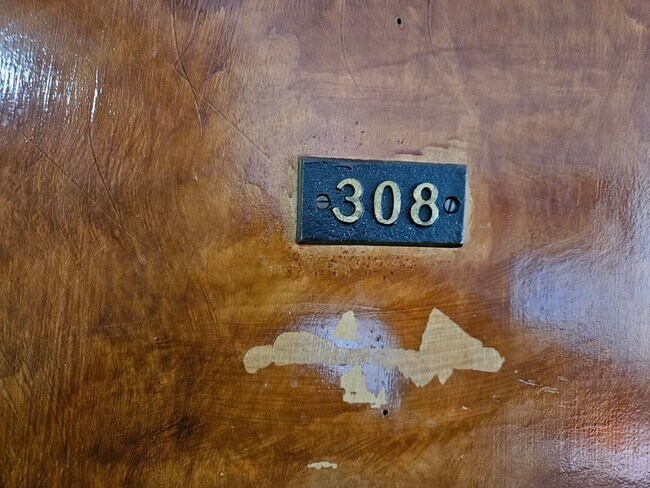 Building Photo - 1885 N Taylor Rd