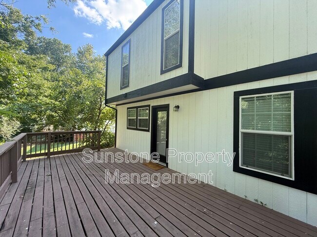 Building Photo - 5117 S Lions Ave