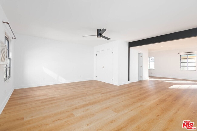 Building Photo - 822 N Detroit St