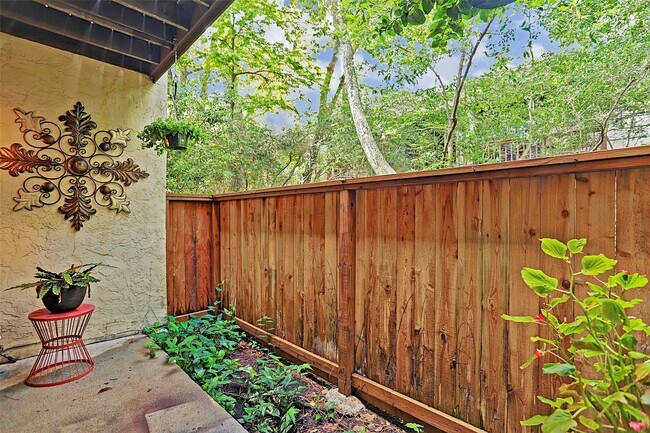 Building Photo - 11711 Memorial Dr