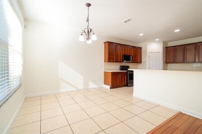 Building Photo - 4396 Conroy Club Dr