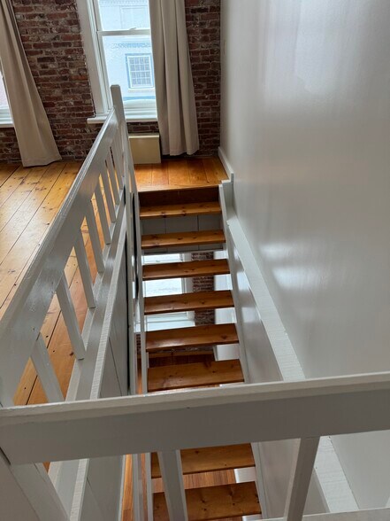 Building Photo - 43 Market St