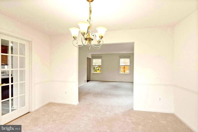 Building Photo - 7109 Davis Ct